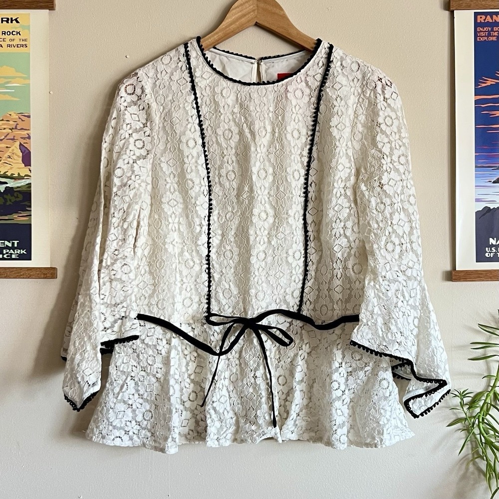 Monique Lhuillier Piped Lace‎ Blouse Size M Ivory Romantic Feminine Elegant Chic